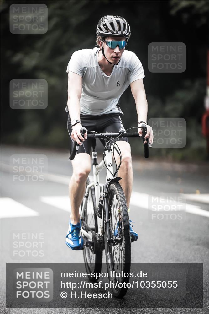 13.09.2026 - Stadtparktriathlon H.Heesch http://msf.ph/oto/10355055 13.09.2026 11:11:22 Radfahren 571, 685, 688, 694 meine-sportfotos.de