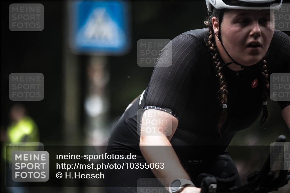 13.09.2026 - Stadtparktriathlon H.Heesch http://msf.ph/oto/10355063 13.09.2026 09:36:11 Radfahren 198 meine-sportfotos.de