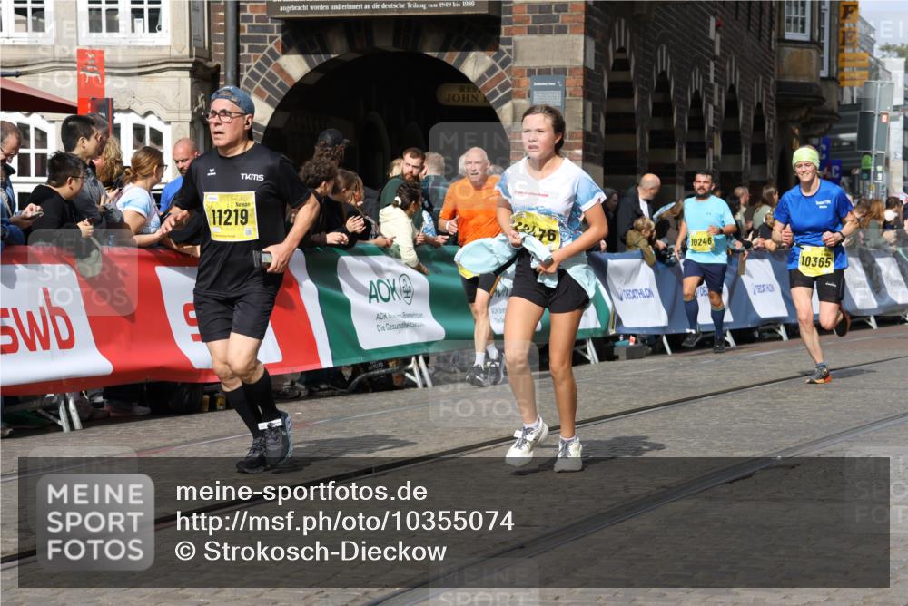 13.09.2026 - 21. swb-Marathon Bremen Strokosch-Dieckow http://msf.ph/oto/10355074 13.09.2026 10:56:17 Ziel 10298, 10374, 10690, 10703, 11790, 11972, 12061, 12108, 12143, 12484, 13565, 10184, 10211, 10322, 10356, 10670, 10675, 10844, 11069, 11256, 11317, 11407, 11795, 11844, 11855, 11871, 12543 meine-sportfotos.de
