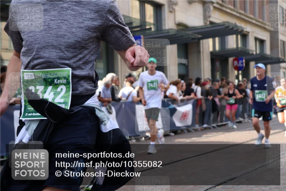 13.09.2026 - 21. swb-Marathon Bremen Strokosch-Dieckow http://msf.ph/oto/10355082 13.09.2026 13:33:34 Ziel 1656, 2405, 2727, 2872, 3201, 3389, 3522, 3761, 3790, 4490, 4554, 4613, 4658, 4874, 5063, 5156, 5341, 5513, 5563, 5587, 6151, 6508, 6509, 6623, 6808, 7047, 7126, 7303, 7354, 7431, 7633, 7652, 7832, 8025, 8512, 8641, 8910, 9068, 9128, 9342, 9344, 9390, 831, 930, 1124, 2283, 2960, 2980, 3562, 4052, 4219, 4243, 4260, 4492, 4536, 4543, 4565, 5040, 5560, 5660, 5726, 5861, 5862, 5914, 6256, 6421, 6538, 6597, 6777, 6844, 6882, 6915, 6997, 7145, 7523, 7633 meine-sportfotos.de