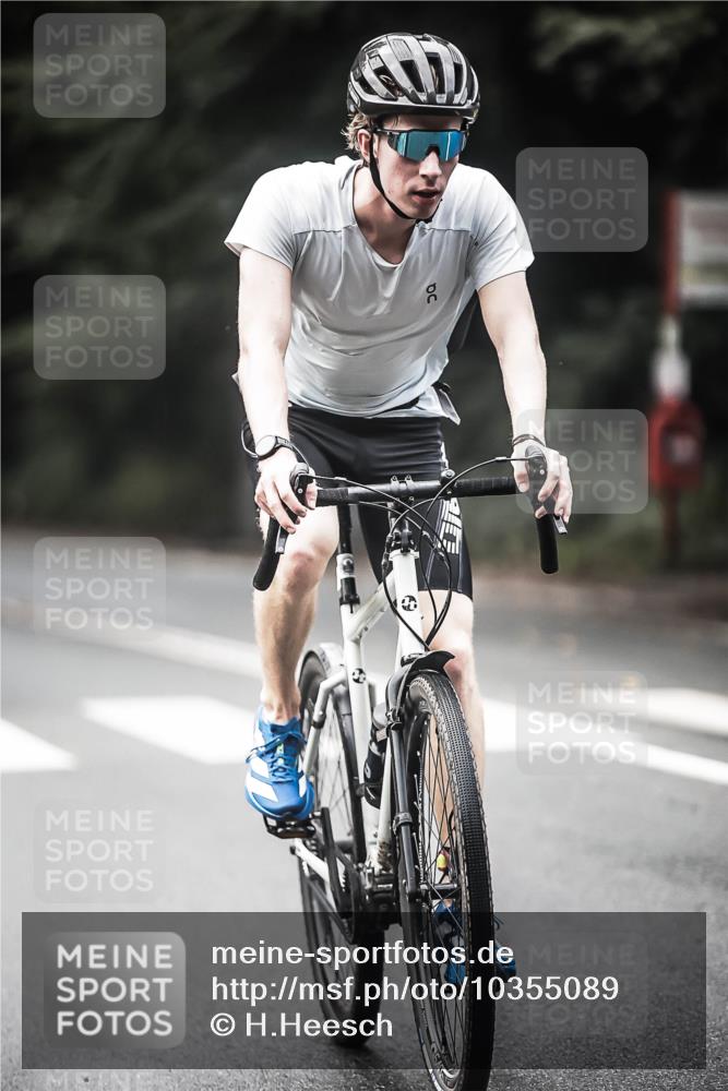 13.09.2026 - Stadtparktriathlon H.Heesch http://msf.ph/oto/10355089 13.09.2026 11:11:23 Radfahren 571, 685, 688, 694 meine-sportfotos.de