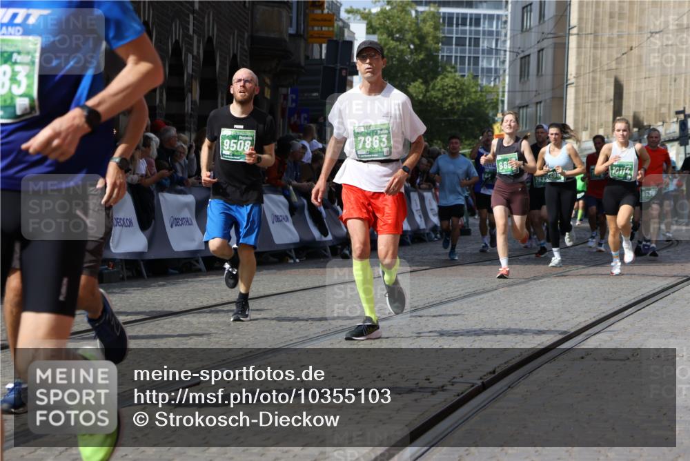13.09.2026 - 21. swb-Marathon Bremen Strokosch-Dieckow http://msf.ph/oto/10355103 13.09.2026 13:33:31 Ziel 831, 1124, 2283, 2393, 2440, 2818, 2959, 3404, 3710, 4243, 4260, 4408, 4565, 4659, 5040, 5191, 5324, 5395, 5410, 5749, 5790, 5981, 6614, 6915, 7145, 7421, 7467, 7788, 7789, 7830, 8061, 9269, 9292, 9616, 9856, 13019, 13028, 13039, 13084, 13092, 13093, 13101, 13146, 930, 2405, 2872, 2960, 3201, 3562, 3761, 4490, 4554, 5063, 6538, 6808, 7126, 7523, 7633, 7652, 7832, 7863, 8691, 9068, 9342, 9390, 9508, 10114, 13078 meine-sportfotos.de