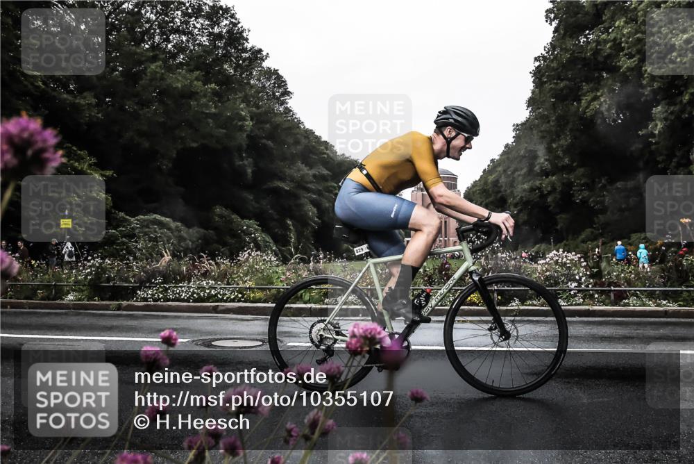13.09.2026 - Stadtparktriathlon H.Heesch http://msf.ph/oto/10355107 13.09.2026 12:00:34 Radfahren 829, 839, 960, 1000, 1068 meine-sportfotos.de