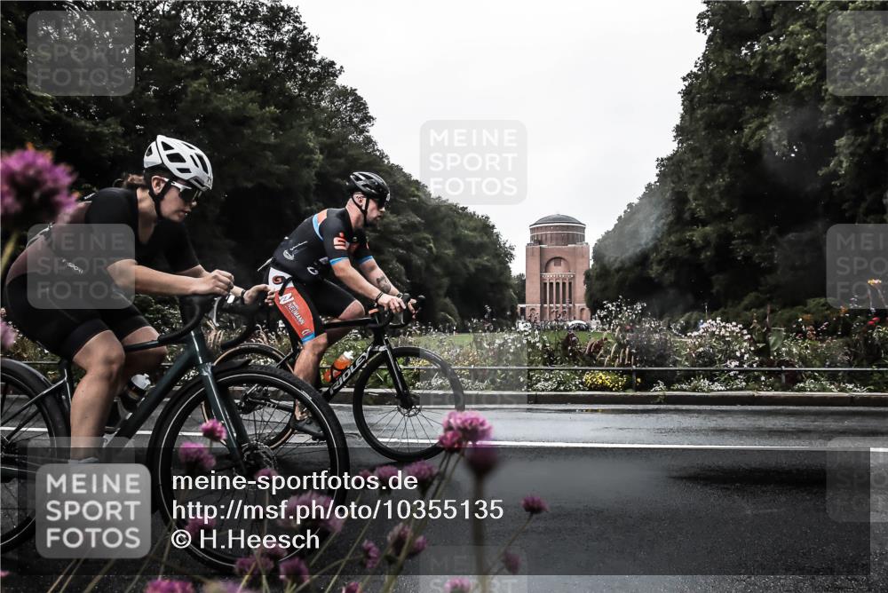 13.09.2026 - Stadtparktriathlon H.Heesch http://msf.ph/oto/10355135 13.09.2026 12:00:56 Radfahren 715, 852, 961, 1064 meine-sportfotos.de