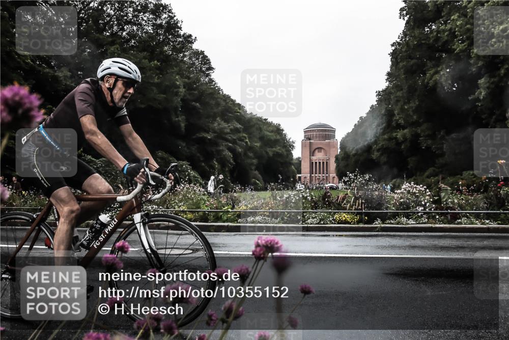13.09.2026 - Stadtparktriathlon H.Heesch http://msf.ph/oto/10355152 13.09.2026 12:01:05 Radfahren 885, 928 meine-sportfotos.de