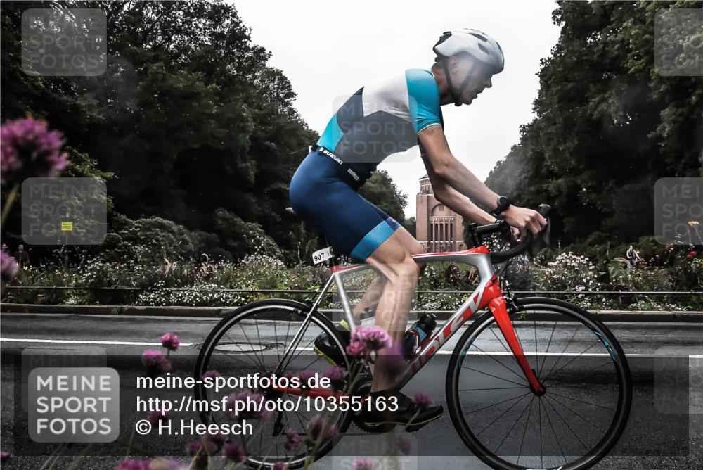 13.09.2026 - Stadtparktriathlon H.Heesch http://msf.ph/oto/10355163 13.09.2026 12:01:10 Radfahren 728, 885, 907 meine-sportfotos.de