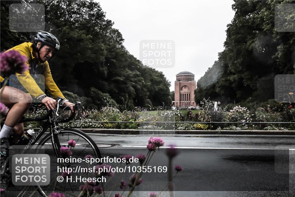 13.09.2026 - Stadtparktriathlon H.Heesch http://msf.ph/oto/10355169 13.09.2026 12:01:13 Radfahren 728, 874, 907, 1050 meine-sportfotos.de
