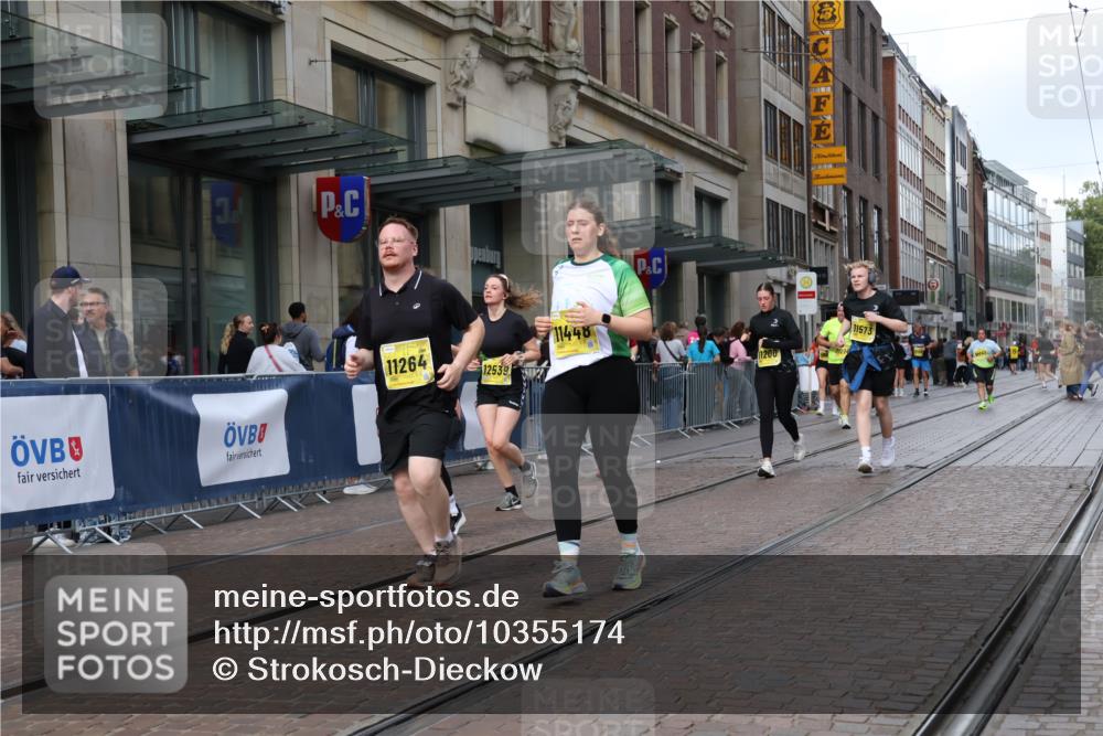 13.09.2026 - 21. swb-Marathon Bremen Strokosch-Dieckow http://msf.ph/oto/10355174 13.09.2026 11:16:05 Ziel 10242, 11026, 11081, 11139, 11181, 11200, 11264, 11274, 11385, 11448, 11573, 12057, 12102, 12151, 12539, 13508, 10474, 10665, 10900, 11217, 11307, 11549, 11613, 11768, 11778, 11897, 11940, 12046, 12306 meine-sportfotos.de