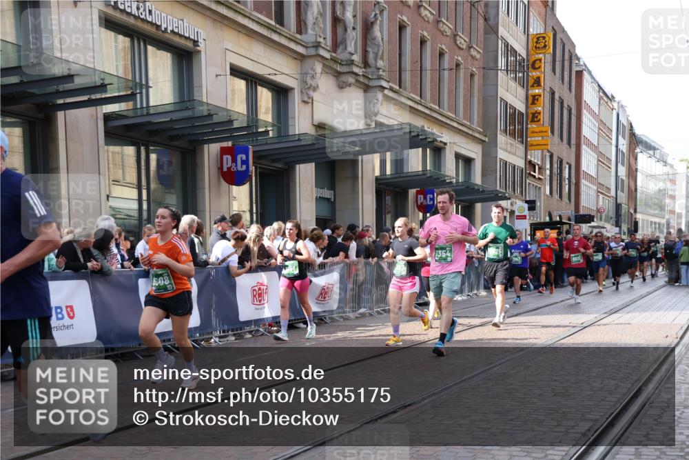13.09.2026 - 21. swb-Marathon Bremen Strokosch-Dieckow http://msf.ph/oto/10355175 13.09.2026 13:33:36 Ziel 1656, 2405, 2727, 2872, 3389, 3522, 3761, 3790, 4490, 4554, 4613, 4658, 4874, 5063, 5156, 5341, 5513, 5563, 5587, 6151, 6508, 6509, 6623, 6808, 7047, 7126, 7303, 7354, 7431, 7832, 8025, 8512, 8641, 8910, 9068, 9128, 9342, 9344, 9390, 831, 930, 1124, 2283, 2872, 2960, 2980, 3201, 3562, 4052, 4219, 4243, 4492, 4536, 4543, 4565, 5040, 5560, 5660, 5726, 5861, 5862, 5914, 6256, 6421, 6538, 6597, 6777, 6844, 6882, 6915, 6997, 7145, 7523, 7633 meine-sportfotos.de