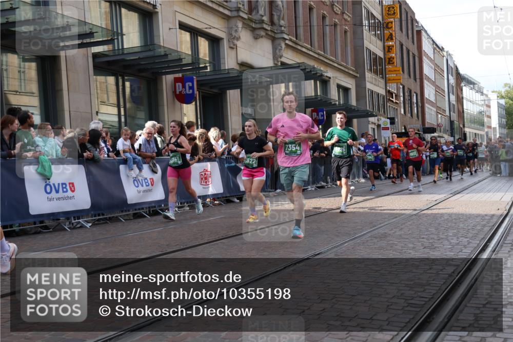 13.09.2026 - 21. swb-Marathon Bremen Strokosch-Dieckow http://msf.ph/oto/10355198 13.09.2026 13:33:37 Ziel 1656, 2405, 2727, 3389, 3522, 3761, 3790, 3984, 4490, 4554, 4613, 4658, 4874, 5063, 5156, 5341, 5513, 5563, 5587, 6090, 6151, 6508, 6509, 6623, 6808, 7047, 7126, 7303, 7354, 7431, 7832, 7988, 8025, 8512, 8641, 8910, 9068, 9128, 9342, 9344, 13118, 831, 930, 1124, 2283, 2872, 2960, 2980, 3201, 3562, 3761, 4052, 4219, 4243, 4490, 4492, 4536, 4543, 4565, 5040, 5560, 5660, 5726, 5861, 5862, 5914, 6256, 6421, 6538, 6597, 6777, 6808, 6844, 6882, 6915, 6997, 7145, 7523, 7633 meine-sportfotos.de