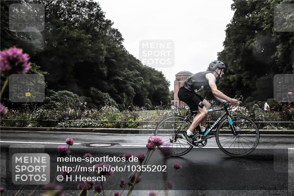 13.09.2026 - Stadtparktriathlon H.Heesch http://msf.ph/oto/10355202 13.09.2026 12:01:23 Radfahren 835, 861, 939, 995, 1027 meine-sportfotos.de