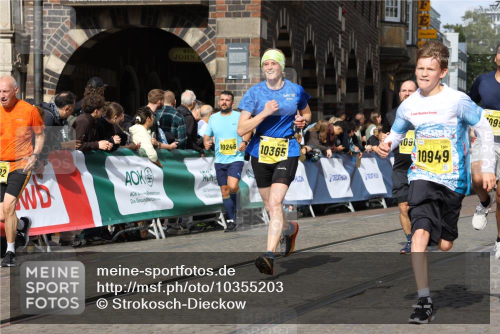 13.09.2026 - 21. swb-Marathon Bremen Strokosch-Dieckow http://msf.ph/oto/10355203 13.09.2026 10:56:19 Ziel 10298, 10365, 10374, 10690, 10703, 10949, 10957, 11219, 11790, 11972, 12061, 12143, 12476, 12484, 13565, 10184, 10211, 10240, 10356, 10675, 10844, 11069, 11256, 11317, 11407, 11795, 11844, 11855, 11871, 11911, 11996, 12543 meine-sportfotos.de