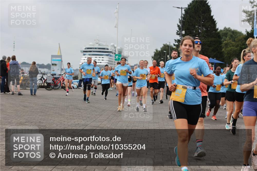 13.09.2026 - Kiel Lauf Andreas Tolksdorf http://msf.ph/oto/10355204 13.09.2026 09:58:11 Kiellinie 8561, 2729, 7182, 33 meine-sportfotos.de
