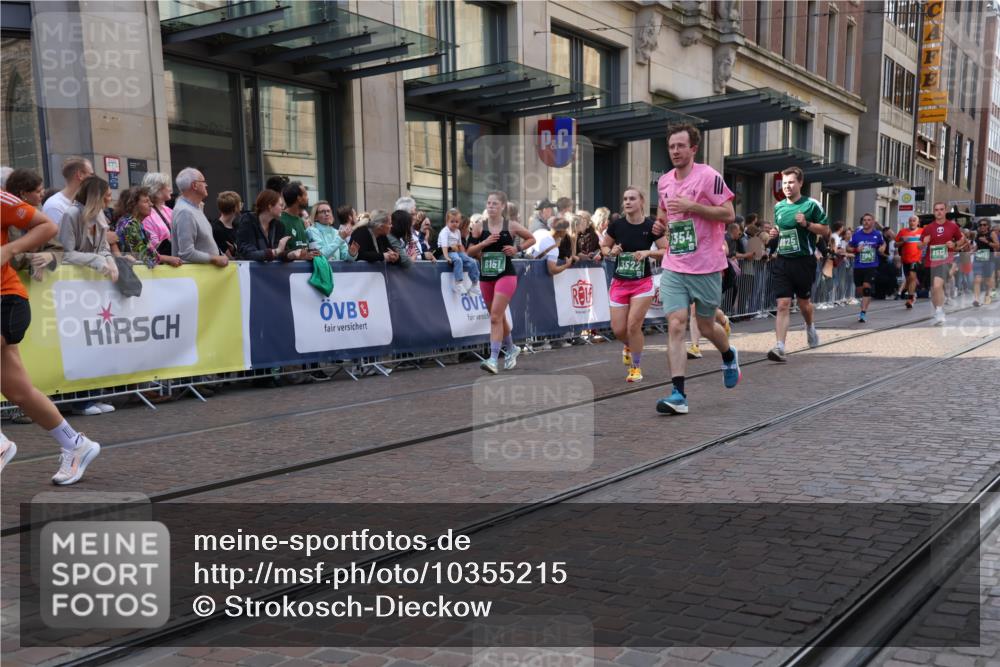 13.09.2026 - 21. swb-Marathon Bremen Strokosch-Dieckow http://msf.ph/oto/10355215 13.09.2026 13:33:37 Ziel 1656, 2405, 2727, 3389, 3522, 3761, 3790, 3984, 4490, 4554, 4613, 4658, 4874, 5063, 5156, 5341, 5513, 5563, 5587, 6090, 6151, 6508, 6509, 6623, 6808, 7047, 7126, 7303, 7354, 7431, 7832, 7988, 8025, 8512, 8641, 8910, 9068, 9128, 9342, 9344, 13118, 831, 930, 1124, 2283, 2872, 2960, 2980, 3201, 3562, 3761, 4052, 4219, 4243, 4490, 4492, 4536, 4543, 4565, 5040, 5560, 5660, 5726, 5861, 5862, 5914, 6256, 6421, 6538, 6597, 6777, 6808, 6844, 6882, 6915, 6997, 7145, 7523, 7633 meine-sportfotos.de