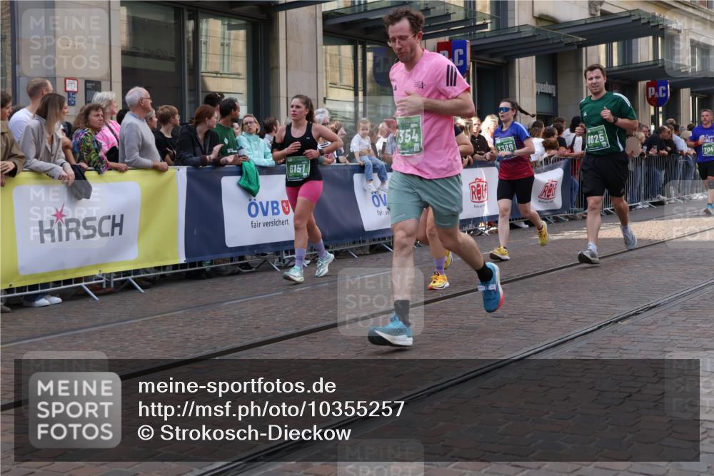 13.09.2026 - 21. swb-Marathon Bremen Strokosch-Dieckow http://msf.ph/oto/10355257 13.09.2026 13:33:38 Ziel 1364, 1656, 2355, 2405, 2727, 3162, 3389, 3522, 3790, 3984, 4554, 4613, 4658, 4874, 5063, 5156, 5341, 5513, 5563, 5587, 6090, 6151, 6508, 6509, 6623, 7047, 7126, 7303, 7354, 7431, 7832, 7988, 8025, 8512, 8641, 8910, 9068, 9128, 9342, 9344, 13118, 831, 930, 1124, 2405, 2872, 2960, 2980, 3201, 3562, 3761, 4052, 4219, 4243, 4490, 4492, 4536, 4543, 4565, 5040, 5560, 5660, 5726, 5861, 5862, 5914, 6256, 6421, 6538, 6597, 6777, 6808, 6844, 6882, 6915, 6997, 7145, 7523, 7633 meine-sportfotos.de