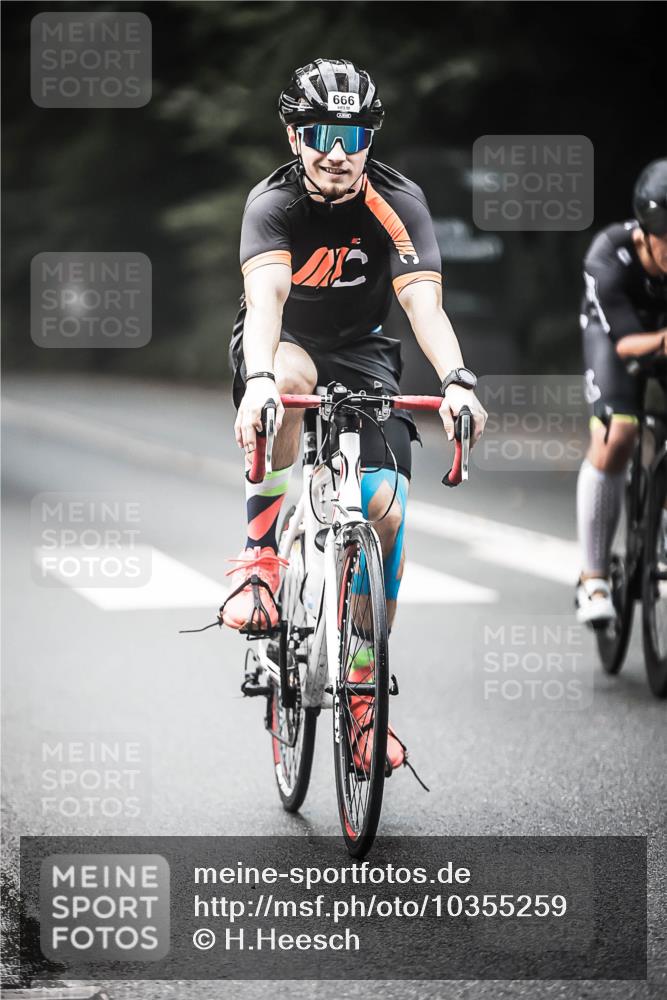 13.09.2026 - Stadtparktriathlon H.Heesch http://msf.ph/oto/10355259 13.09.2026 11:11:32 Radfahren 451, 596, 612, 655, 666 meine-sportfotos.de