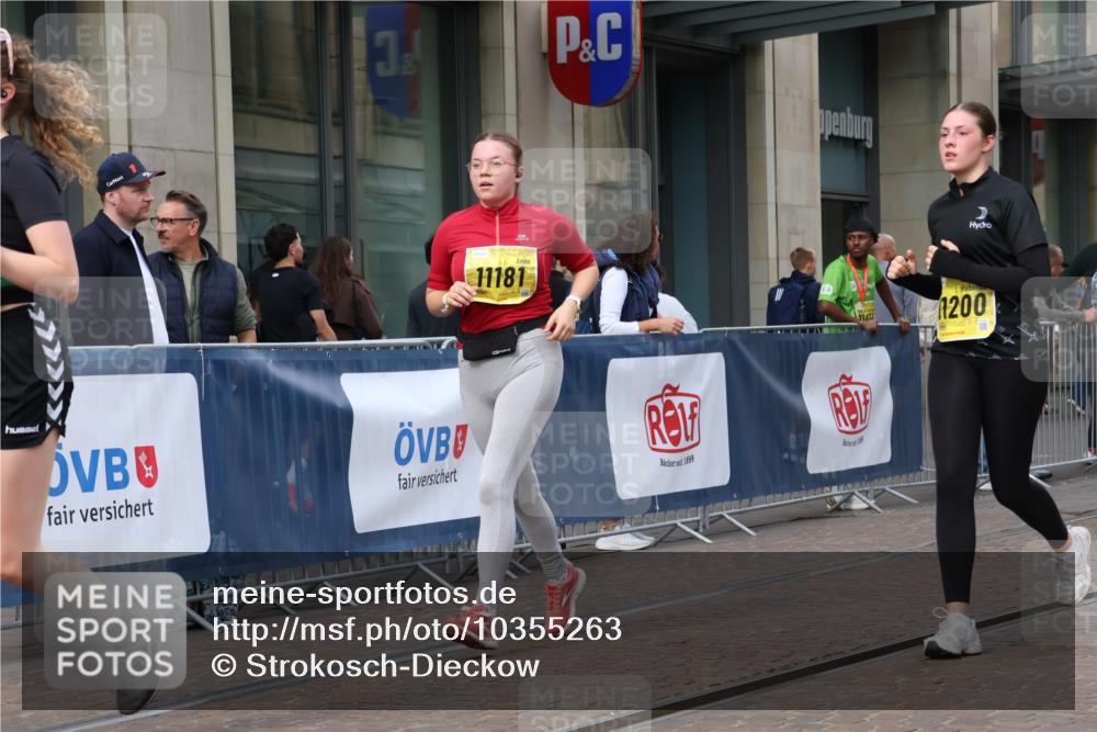 13.09.2026 - 21. swb-Marathon Bremen Strokosch-Dieckow http://msf.ph/oto/10355263 13.09.2026 11:16:07 Ziel 10242, 11026, 11181, 11200, 11264, 11274, 11385, 11448, 11573, 12057, 12102, 12158, 12539, 13508, 10474, 10665, 11081, 11139, 11217, 11307, 11549, 11613, 11768, 11778, 11897, 11940, 12046, 12151, 12306, 13508 meine-sportfotos.de