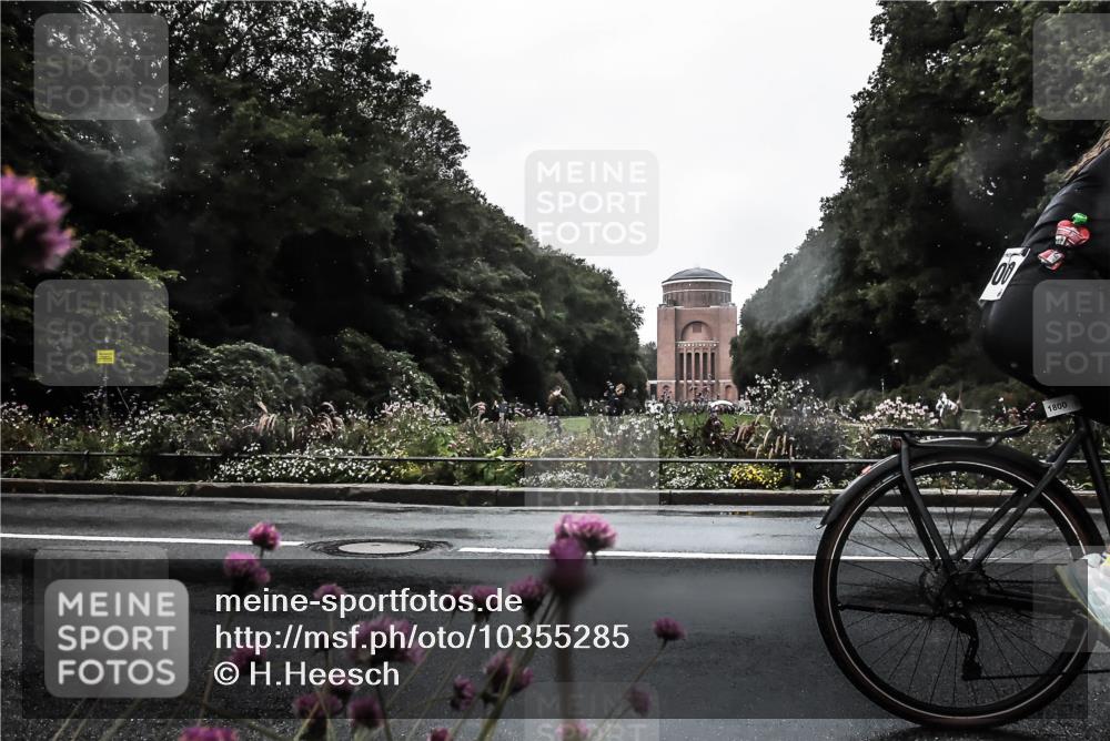 13.09.2026 - Stadtparktriathlon H.Heesch http://msf.ph/oto/10355285 13.09.2026 12:01:30 Radfahren 966, 1017, 1800 meine-sportfotos.de