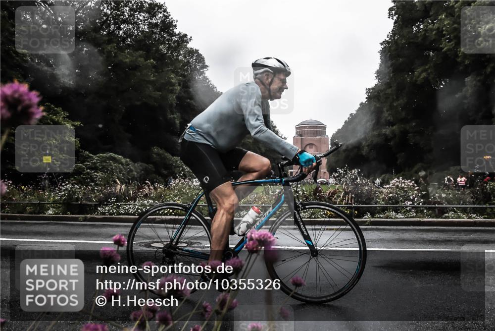 13.09.2026 - Stadtparktriathlon H.Heesch http://msf.ph/oto/10355326 13.09.2026 12:01:53 Radfahren 863, 867, 915, 938 meine-sportfotos.de