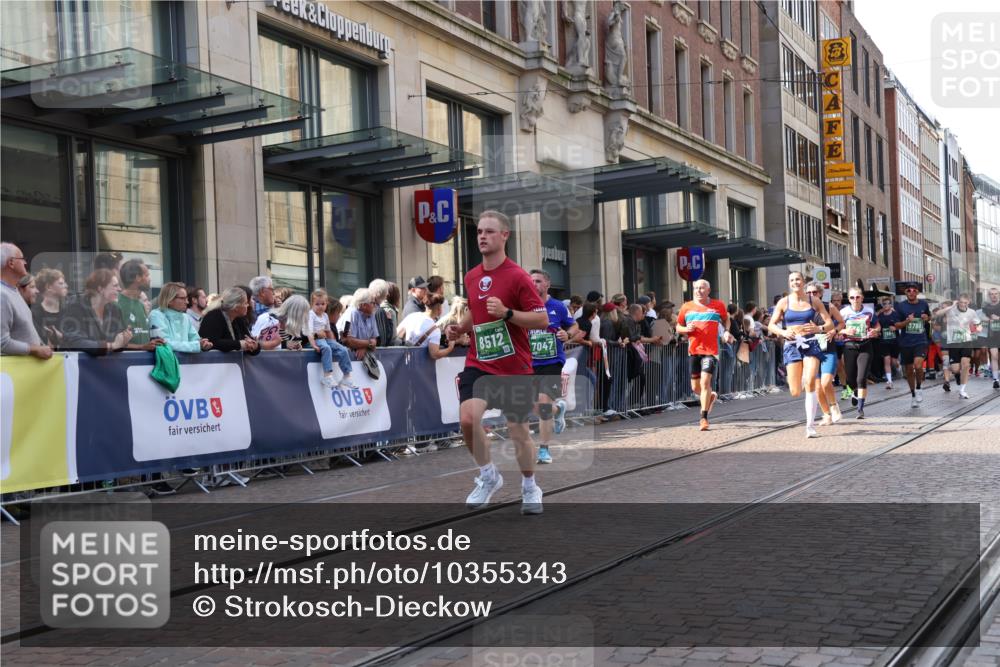 13.09.2026 - 21. swb-Marathon Bremen Strokosch-Dieckow http://msf.ph/oto/10355343 13.09.2026 13:33:40 Ziel 1364, 1656, 2355, 2727, 3162, 3389, 3522, 3790, 3984, 4554, 4613, 4658, 4874, 5063, 5156, 5341, 5513, 5563, 5587, 6090, 6151, 6508, 6509, 6623, 7047, 7303, 7354, 7431, 7897, 7988, 8025, 8512, 8641, 8910, 9068, 9128, 9342, 9344, 13118, 930, 1124, 2405, 2872, 2960, 2980, 3201, 3562, 3761, 4052, 4219, 4243, 4490, 4492, 4536, 4543, 4565, 5560, 5660, 5726, 5861, 5862, 5914, 6256, 6421, 6538, 6597, 6777, 6808, 6844, 6882, 6915, 6997, 7126, 7145, 7523, 7633 meine-sportfotos.de