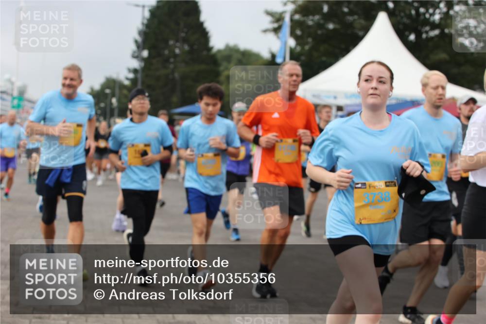 13.09.2026 - Kiel Lauf Andreas Tolksdorf http://msf.ph/oto/10355356 13.09.2026 09:58:16 Kiellinie 3738 meine-sportfotos.de