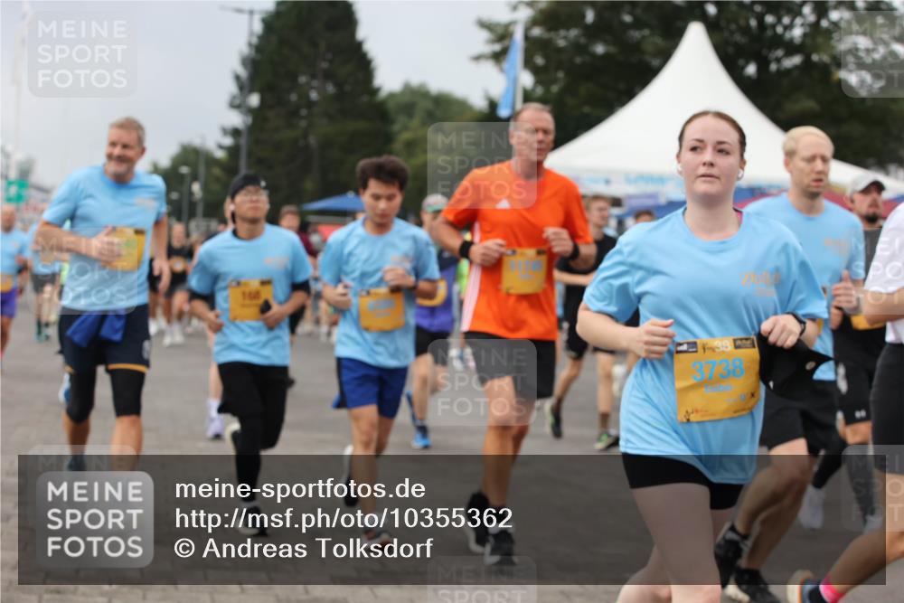 13.09.2026 - Kiel Lauf Andreas Tolksdorf http://msf.ph/oto/10355362 13.09.2026 09:58:16 Kiellinie 3738 meine-sportfotos.de