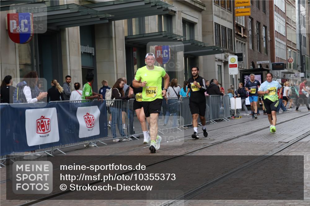 13.09.2026 - 21. swb-Marathon Bremen Strokosch-Dieckow http://msf.ph/oto/10355373 13.09.2026 11:16:10 Ziel 10242, 11181, 11200, 11264, 11274, 11385, 11448, 11573, 12057, 12102, 12158, 12539, 10474, 10665, 11026, 11081, 11139, 11217, 11549, 11613, 11768, 11940, 12046, 12151, 12306, 13508 meine-sportfotos.de