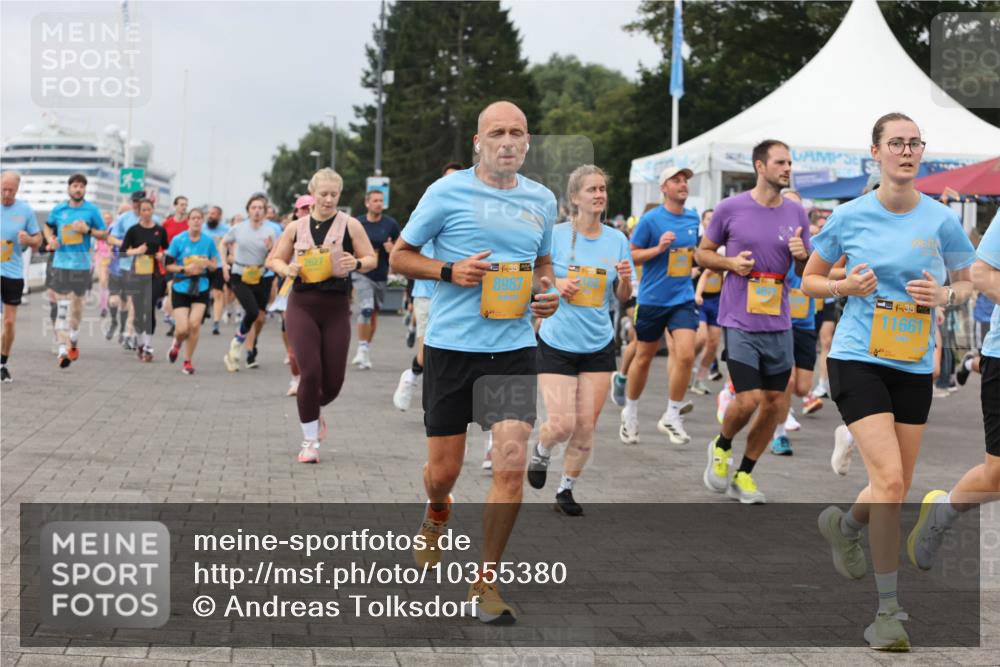 13.09.2026 - Kiel Lauf Andreas Tolksdorf http://msf.ph/oto/10355380 13.09.2026 09:58:25 Kiellinie 2627, 48, 8987, 11661 meine-sportfotos.de
