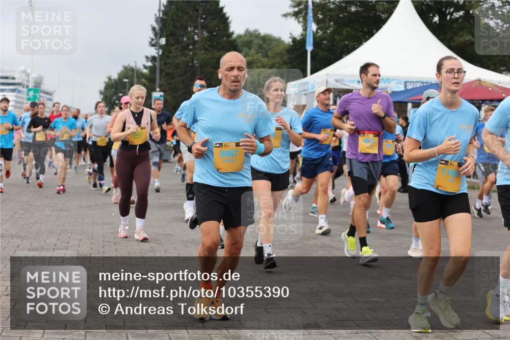 13.09.2026 - Kiel Lauf Andreas Tolksdorf http://msf.ph/oto/10355390 13.09.2026 09:58:25 Kiellinie 2627, 38, 8987, 487, 39, 11661 meine-sportfotos.de