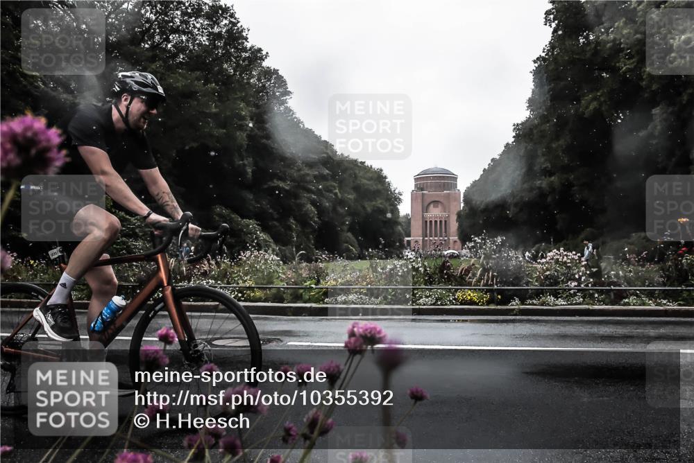 13.09.2026 - Stadtparktriathlon H.Heesch http://msf.ph/oto/10355392 13.09.2026 12:02:03 Radfahren 844, 935, 985, 1033, 1062 meine-sportfotos.de