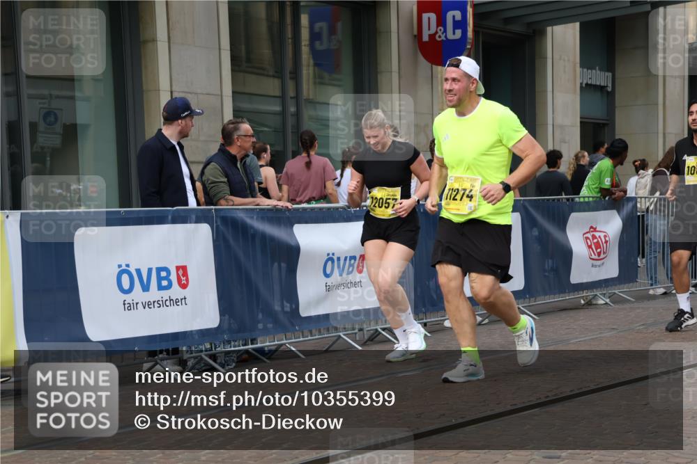 13.09.2026 - 21. swb-Marathon Bremen Strokosch-Dieckow http://msf.ph/oto/10355399 13.09.2026 11:16:12 Ziel 10242, 11181, 11200, 11274, 11385, 11573, 12057, 12102, 12158, 12539, 10474, 10665, 11026, 11081, 11139, 11200, 11217, 11264, 11448, 11549, 11573, 11613, 11768, 11940, 12046, 12151, 12306, 12539, 13508 meine-sportfotos.de