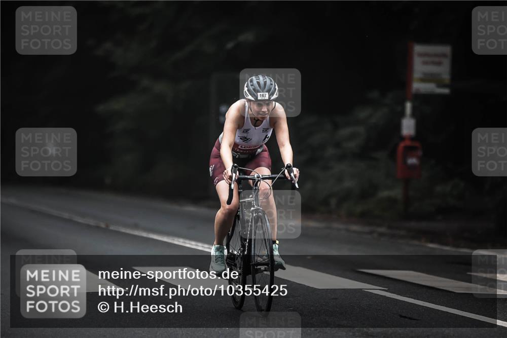 13.09.2026 - Stadtparktriathlon H.Heesch http://msf.ph/oto/10355425 13.09.2026 09:37:50 Radfahren 167, 186 meine-sportfotos.de