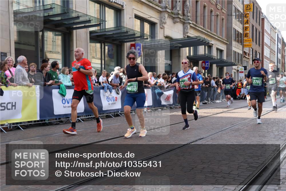 13.09.2026 - 21. swb-Marathon Bremen Strokosch-Dieckow http://msf.ph/oto/10355431 13.09.2026 13:33:43 Ziel 1364, 1656, 2355, 2464, 2727, 3162, 3389, 3522, 3632, 3790, 3984, 4613, 4658, 4874, 5156, 5265, 5341, 5489, 5513, 5563, 5587, 5768, 6090, 6151, 6350, 6405, 6508, 6509, 6623, 7047, 7113, 7303, 7354, 7431, 7897, 7988, 8025, 8512, 8641, 8910, 9128, 9344, 9905, 10058, 13118, 930, 2405, 2872, 2960, 3201, 3562, 3761, 4052, 4219, 4490, 4543, 4554, 4874, 5063, 5156, 5560, 5660, 5726, 5861, 5862, 6256, 6421, 6538, 6597, 6777, 6808, 6844, 6882, 6997, 7126, 7523, 7633 meine-sportfotos.de