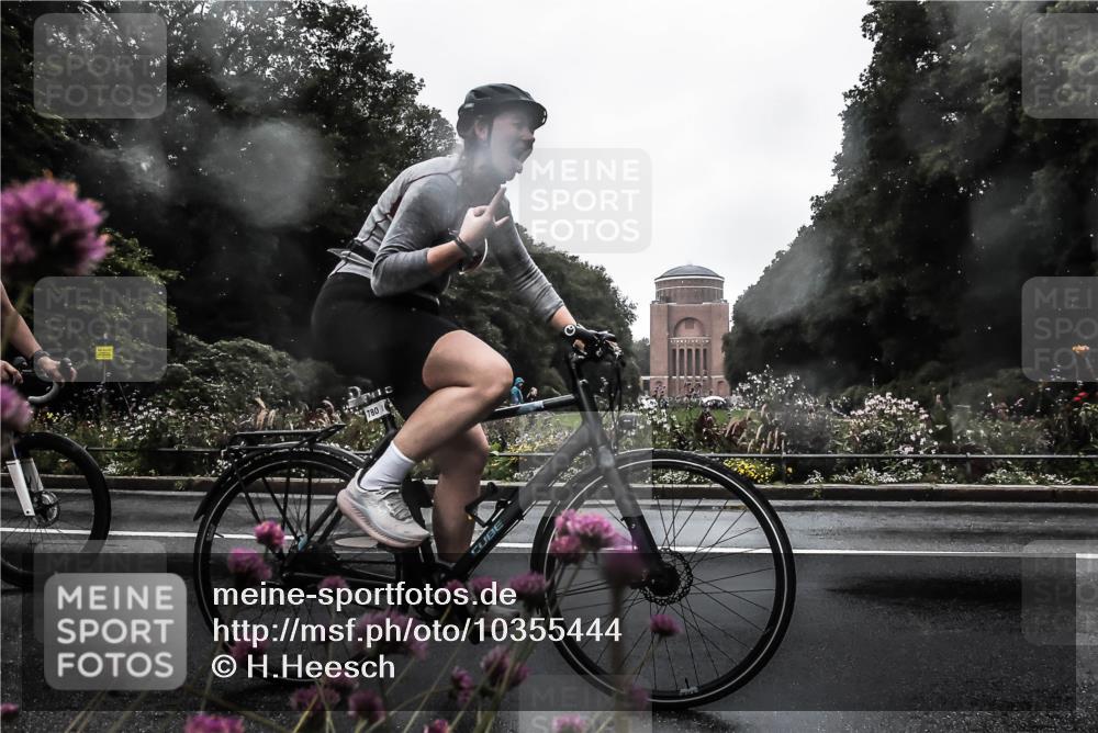 13.09.2026 - Stadtparktriathlon H.Heesch http://msf.ph/oto/10355444 13.09.2026 12:02:14 Radfahren 780, 869, 949, 977 meine-sportfotos.de