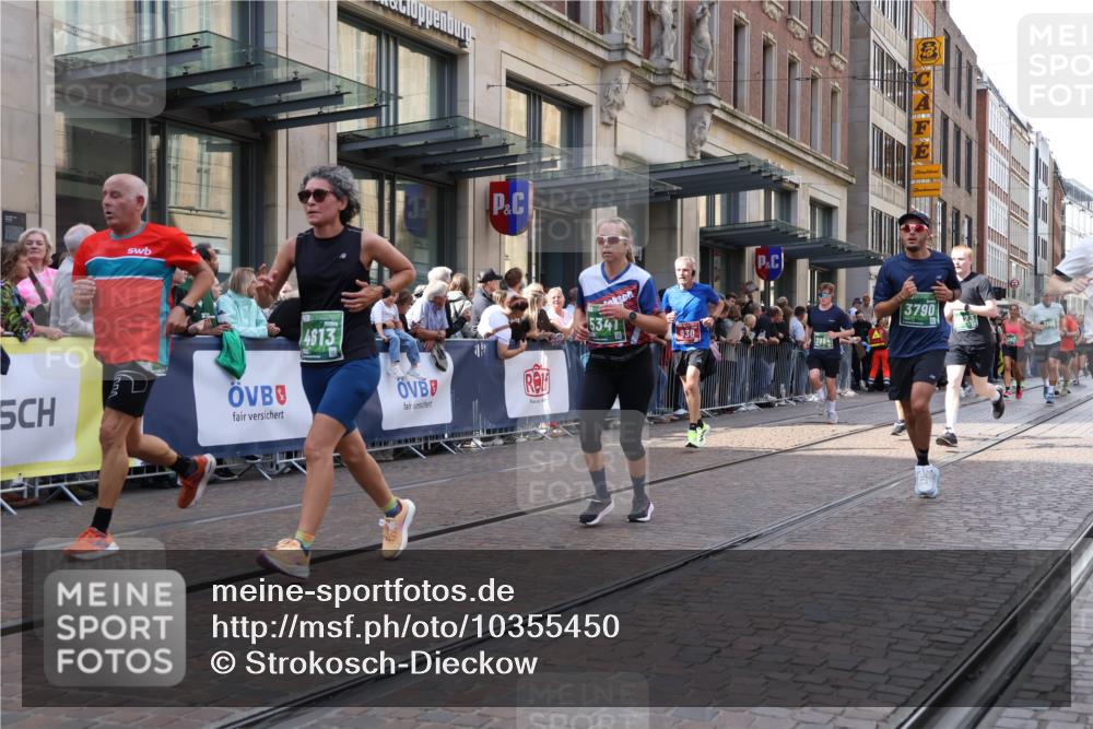 13.09.2026 - 21. swb-Marathon Bremen Strokosch-Dieckow http://msf.ph/oto/10355450 13.09.2026 13:33:44 Ziel 1364, 1656, 2355, 2464, 2727, 3162, 3389, 3522, 3632, 3790, 3984, 4613, 4658, 5265, 5341, 5489, 5513, 5563, 5587, 5768, 6090, 6151, 6350, 6405, 6508, 6509, 6623, 7047, 7113, 7303, 7354, 7431, 7897, 7988, 8025, 8512, 8641, 8870, 8910, 9344, 9905, 10058, 13118, 930, 2405, 2872, 2960, 3201, 3562, 3761, 4052, 4219, 4490, 4543, 4554, 4658, 4874, 5063, 5156, 5560, 5660, 5726, 5861, 5862, 6256, 6421, 6508, 6538, 6597, 6808, 6844, 6882, 6997, 7126, 7523, 7633 meine-sportfotos.de