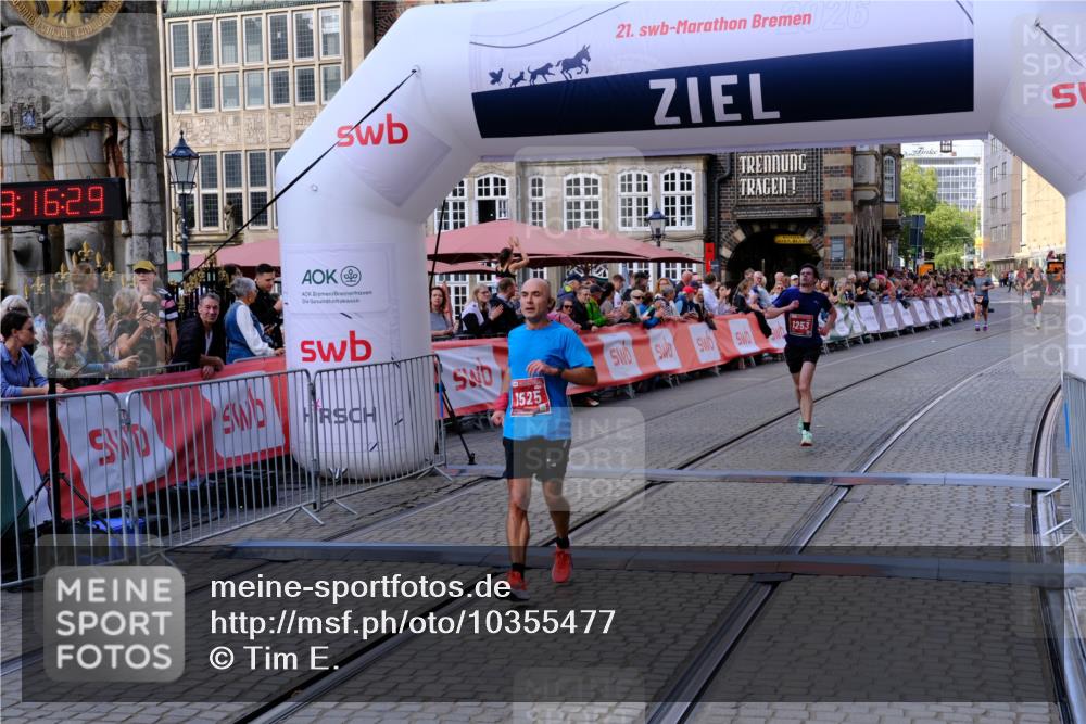 13.09.2026 - 21. swb-Marathon Bremen Tim E. http://msf.ph/oto/10355477 13.09.2026 12:47:17 Ziel 649, 7741 meine-sportfotos.de