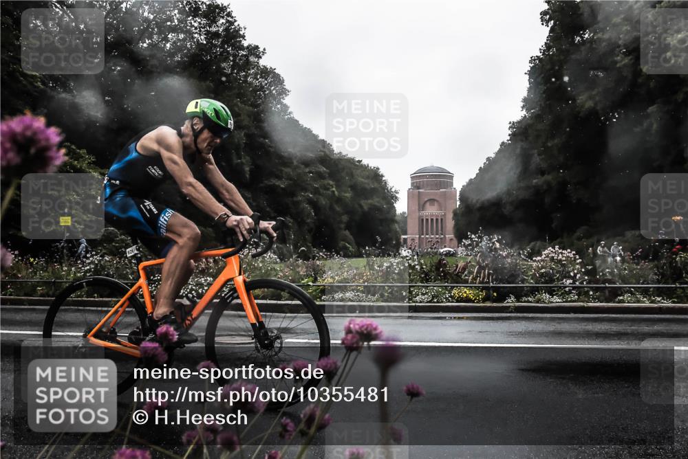 13.09.2026 - Stadtparktriathlon H.Heesch http://msf.ph/oto/10355481 13.09.2026 12:02:21 Radfahren 756, 862, 926 meine-sportfotos.de