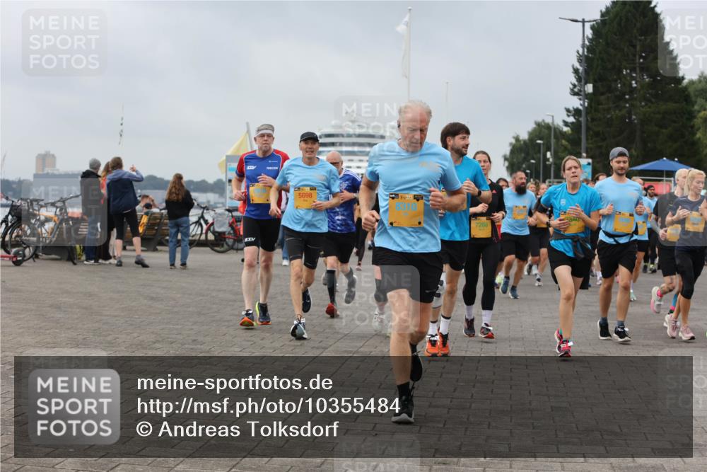 13.09.2026 - Kiel Lauf Andreas Tolksdorf http://msf.ph/oto/10355484 13.09.2026 09:58:28 Kiellinie 5698, 38, 8310, 7266 meine-sportfotos.de