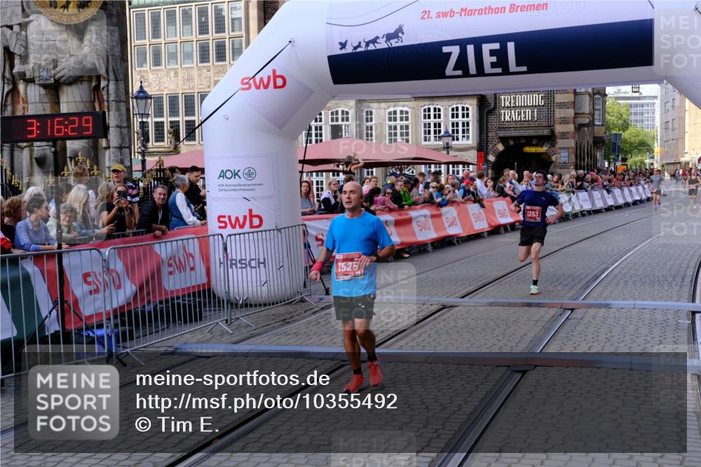 13.09.2026 - 21. swb-Marathon Bremen Tim E. http://msf.ph/oto/10355492 13.09.2026 12:47:18 Ziel 649, 7741 meine-sportfotos.de