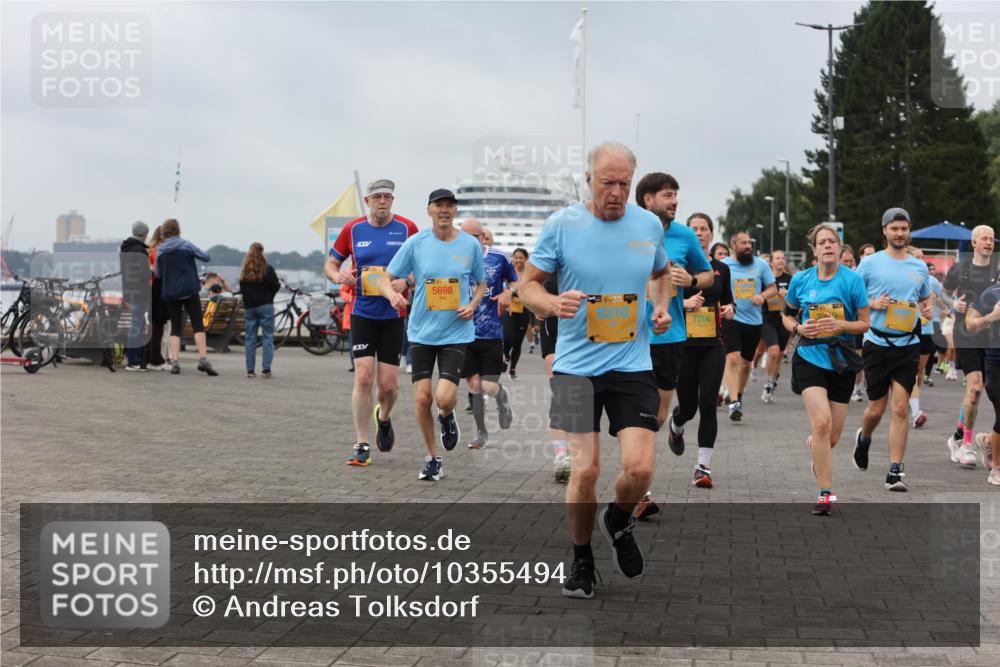 13.09.2026 - Kiel Lauf Andreas Tolksdorf http://msf.ph/oto/10355494 13.09.2026 09:58:28 Kiellinie 5698, 38, 8310, 7266 meine-sportfotos.de