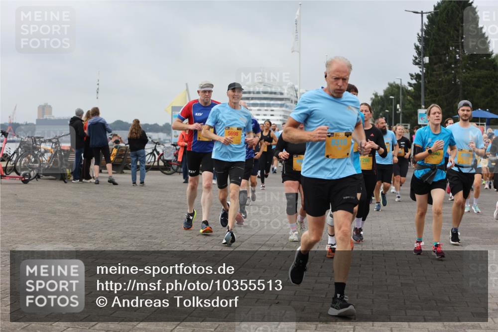 13.09.2026 - Kiel Lauf Andreas Tolksdorf http://msf.ph/oto/10355513 13.09.2026 09:58:29 Kiellinie 5698, 38, 8310, 7266, 340 meine-sportfotos.de