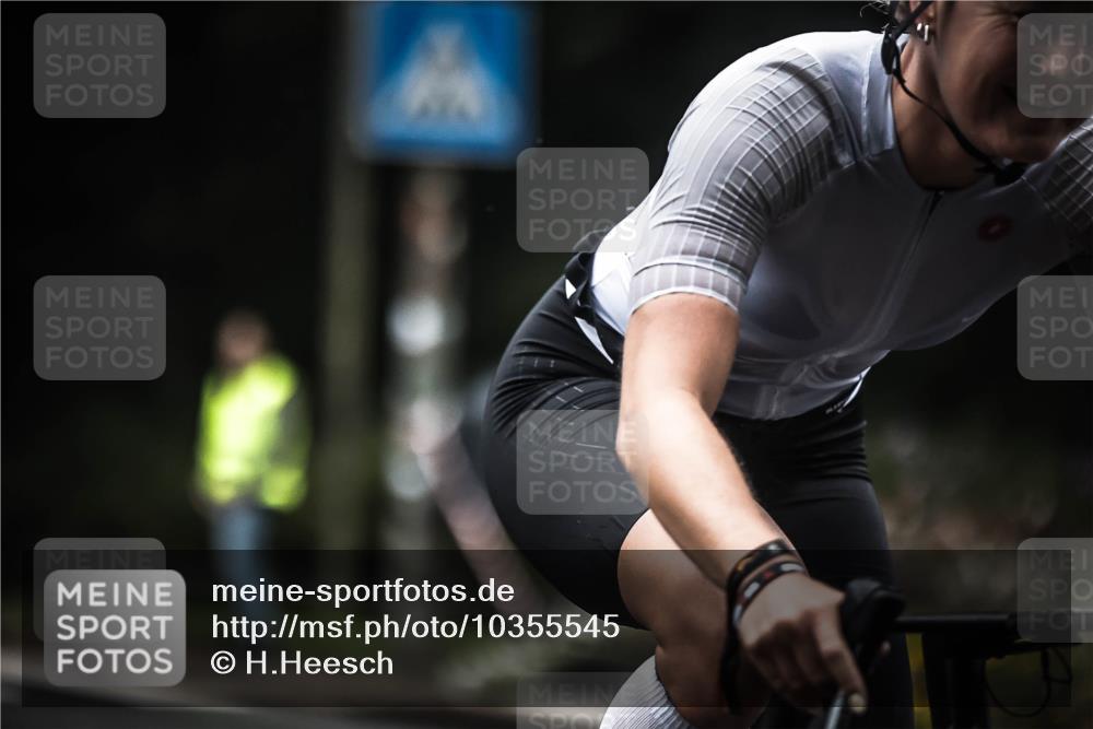 13.09.2026 - Stadtparktriathlon H.Heesch http://msf.ph/oto/10355545 13.09.2026 09:38:16 Radfahren 146, 156, 179, 193, 205 meine-sportfotos.de