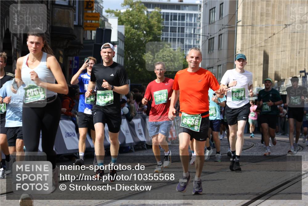13.09.2026 - 21. swb-Marathon Bremen Strokosch-Dieckow http://msf.ph/oto/10355568 13.09.2026 13:33:35 Ziel 831, 1124, 2283, 2393, 2440, 2818, 2959, 2980, 3710, 4052, 4243, 4260, 4408, 4492, 4536, 4565, 5040, 5191, 5324, 5395, 5560, 5660, 5790, 5861, 5862, 5914, 5981, 6421, 6614, 6777, 6915, 7145, 7421, 7467, 7788, 7789, 7830, 8061, 9206, 9269, 9616, 9856, 13028, 13084, 13093, 13101, 930, 2405, 2872, 2960, 3201, 3761, 4490, 4554, 4658, 4874, 5063, 5156, 5513, 6508, 6538, 6808, 7126, 7633, 7652, 7832, 9068, 9128, 9342, 9344, 9390 meine-sportfotos.de