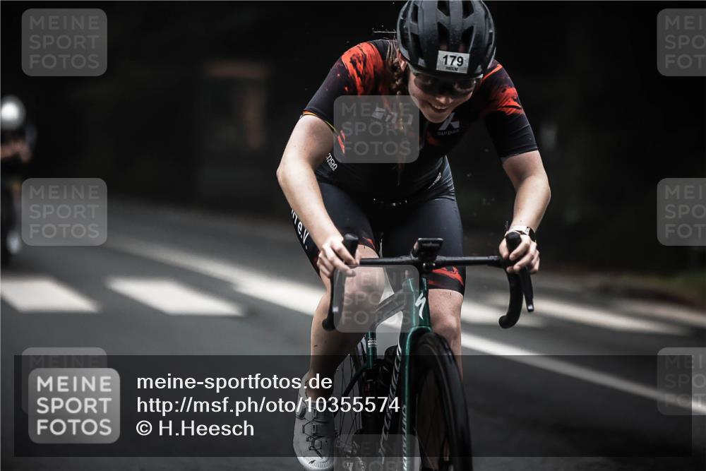 13.09.2026 - Stadtparktriathlon H.Heesch http://msf.ph/oto/10355574 13.09.2026 09:38:21 Radfahren 146, 171, 179, 205 meine-sportfotos.de