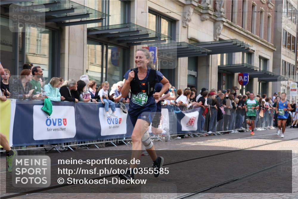 13.09.2026 - 21. swb-Marathon Bremen Strokosch-Dieckow http://msf.ph/oto/10355585 13.09.2026 13:33:46 Ziel 1364, 1656, 2355, 2464, 2727, 3162, 3389, 3522, 3632, 3790, 3984, 4613, 5265, 5341, 5489, 5513, 5563, 5587, 5768, 6090, 6151, 6350, 6405, 6509, 6623, 7047, 7113, 7303, 7354, 7431, 7897, 7988, 8025, 8512, 8641, 8870, 8910, 9100, 9905, 10058, 13118, 930, 2405, 2872, 2960, 3201, 3562, 3761, 4219, 4490, 4543, 4554, 4658, 4874, 5063, 5156, 5513, 5726, 6256, 6508, 6538, 6597, 6808, 6844, 6882, 6997, 7126, 7523, 7633 meine-sportfotos.de