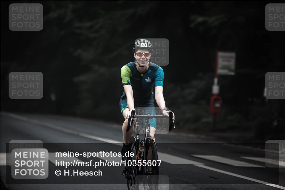 13.09.2026 - Stadtparktriathlon H.Heesch http://msf.ph/oto/10355607 13.09.2026 09:38:26 Radfahren 146, 171, 179, 205 meine-sportfotos.de
