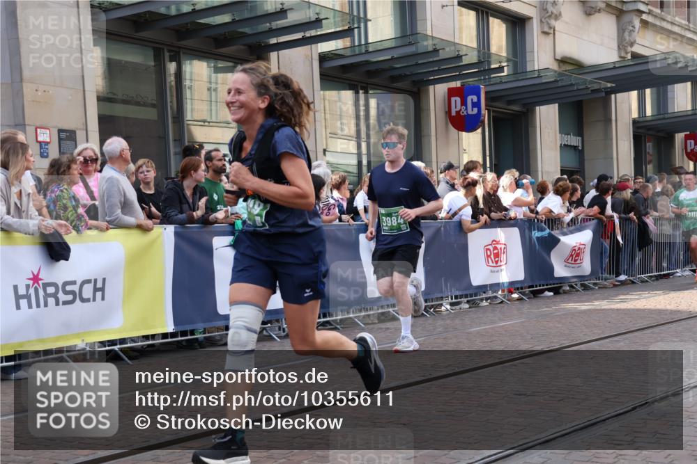 13.09.2026 - 21. swb-Marathon Bremen Strokosch-Dieckow http://msf.ph/oto/10355611 13.09.2026 13:33:46 Ziel 1364, 1656, 2355, 2464, 2727, 3162, 3389, 3522, 3632, 3790, 3984, 4613, 5265, 5341, 5489, 5513, 5563, 5587, 5768, 6090, 6151, 6350, 6405, 6509, 6623, 7047, 7113, 7303, 7354, 7431, 7897, 7988, 8025, 8512, 8641, 8870, 8910, 9100, 9905, 10058, 13118, 930, 2405, 2872, 2960, 3201, 3562, 3761, 4219, 4490, 4543, 4554, 4658, 4874, 5063, 5156, 5513, 5726, 6256, 6508, 6538, 6597, 6808, 6844, 6882, 6997, 7126, 7523, 7633 meine-sportfotos.de