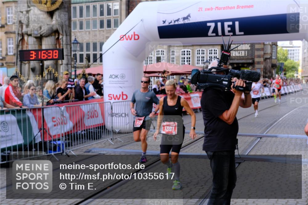 13.09.2026 - 21. swb-Marathon Bremen Tim E. http://msf.ph/oto/10355617 13.09.2026 12:47:27 Ziel 649, 7741 meine-sportfotos.de