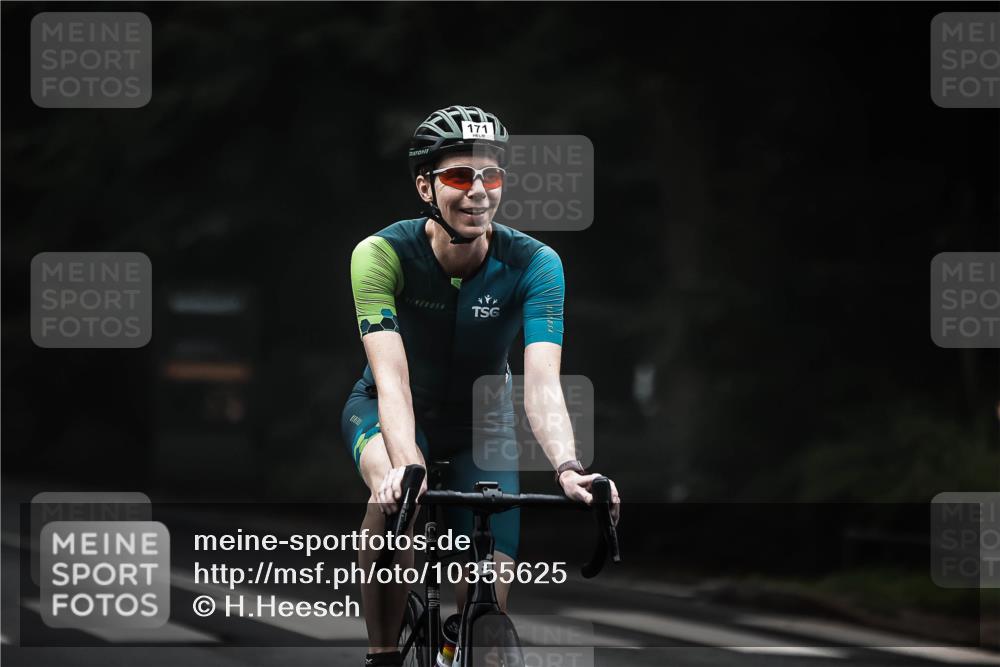 13.09.2026 - Stadtparktriathlon H.Heesch http://msf.ph/oto/10355625 13.09.2026 09:38:27 Radfahren 171, 205 meine-sportfotos.de