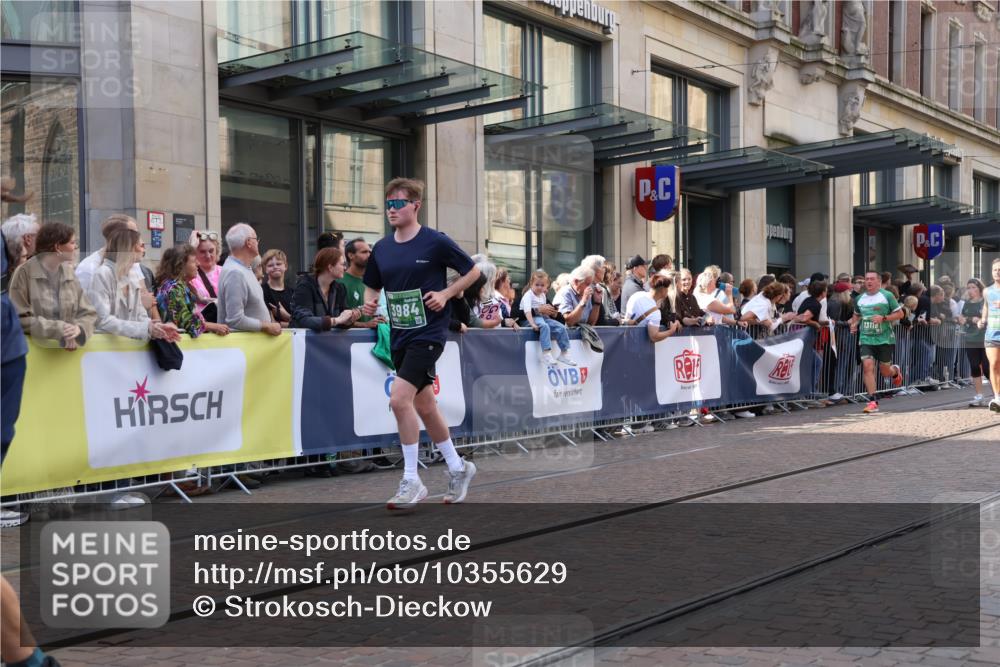 13.09.2026 - 21. swb-Marathon Bremen Strokosch-Dieckow http://msf.ph/oto/10355629 13.09.2026 13:33:47 Ziel 1364, 1656, 2355, 2464, 2727, 3162, 3389, 3522, 3632, 3790, 3984, 4613, 5265, 5341, 5489, 5563, 5587, 5768, 6090, 6151, 6350, 6405, 6509, 6623, 7047, 7113, 7303, 7354, 7431, 7696, 7897, 7988, 8025, 8512, 8641, 8870, 8910, 9094, 9100, 9905, 10058, 13118, 930, 2405, 2872, 2960, 3201, 3562, 3761, 4219, 4490, 4543, 4554, 4658, 4874, 5063, 5156, 5513, 5726, 6256, 6508, 6538, 6808, 6844, 6882, 7126, 7523, 7633 meine-sportfotos.de